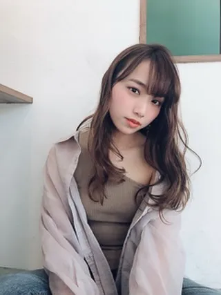 大人気コテ巻き風パーマ！結んでも可愛いスタイル！