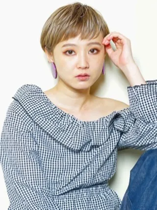 上尾市美容室で小顔ショート。